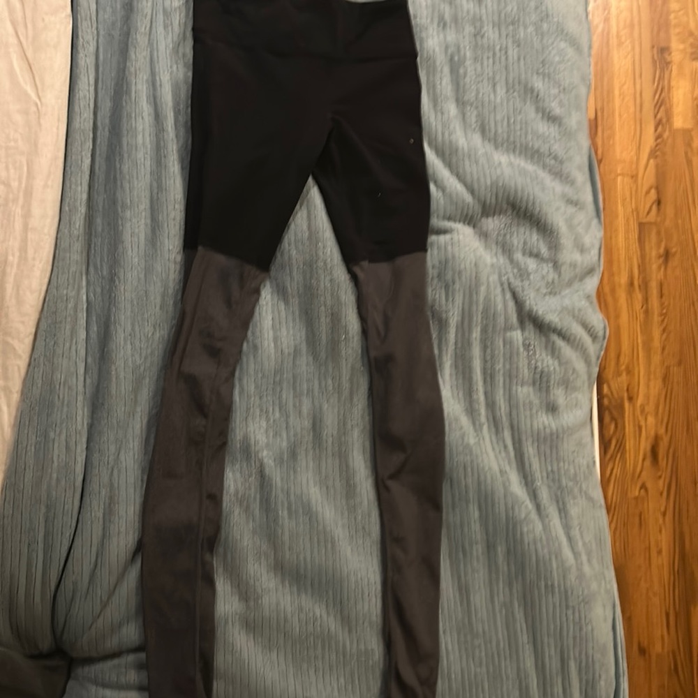 Alo - ribbed goddess yoga pants